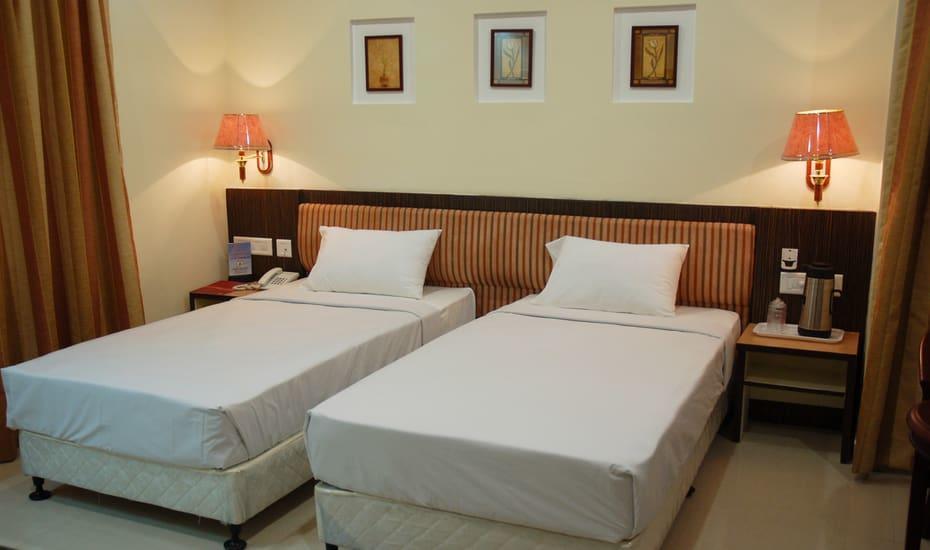 Hotel Sitara Royal ハイデラバード エクステリア 写真